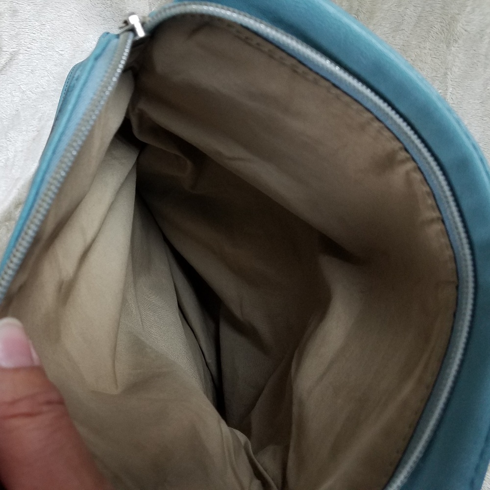 Relic Crossbody - Picture 3 of 6